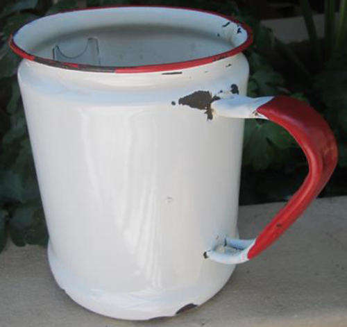 VINTAGE ENAMEL COFFEE POT WITH OUT ITS "BITS" PERFECT FOR A COUNTRY BUNCH OR WOODEN SPOONS