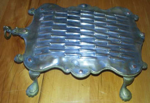 SUPER SPECIAL FIND !!!!!  ANTIQUE, VICTORIAN TORTOISE SHAPED BRASS VEGETABLE / CHEESE GRATER ON LEGS