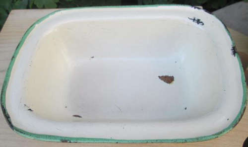 VINTAGE, ENAMEL RECTANGULAR SHAPED PIE DISH, CREAM WITH GREEN TRIM.