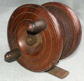 VINTAGE OR OLDER ???  WOODEN FLY FISHING REEL, POSSIBLY HAND MADE