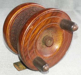 VINTAGE OR OLDER ???  WOODEN FLY FISHING REEL, POSSIBLY HAND MADE