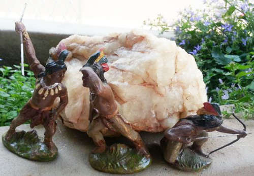 VINTAGE 1930s GERMAN MADE ELASTOLIN COMPOSITION RED INDIANS, HAND PAINTED