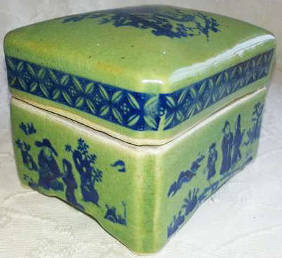 EROTIC  ORIENTAL PORCELAIN "TRINKET" BOX WITH A NAUGHTY SURPRISE !!!  REPRODUCTION OF AN ANTIQUE BOX