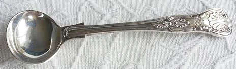 GOOD HEAVY QUALITY, SILVER PLATED, VINTAGE, KINGS PATTERN, SALT SPOON, EXCELLENT CONDITION.