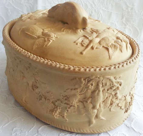 STUNNING....EVERY FRENCH INSPIRED, COUNTRY KITCHEN NEEDS ONE OF THESE WEDGWOOD  CANE WARE PIE DISHES