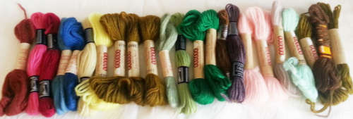 21  X ASSORTED  PATONS BEEHIVE WOOLEN TAPESTRY THREADS