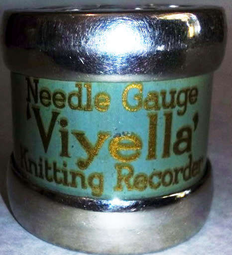 RARE 1930s  VIYELLA ENAMEL KNITTING NEEDLE GAUGE AND COUNTER WITH A MABEL LUCIE ATTWELL TRANSFER