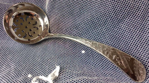 VINTAGE SILVER PLATED ICING SIFTER SPOON, BEAUTIFUL UNUSED CONDITION