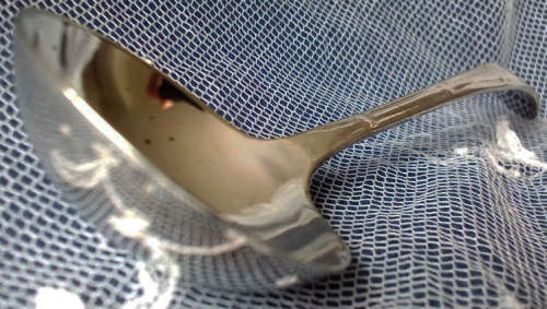 VINTAGE SILVER PLATED SUGAR SPOON IN GOOD USED CONDITION