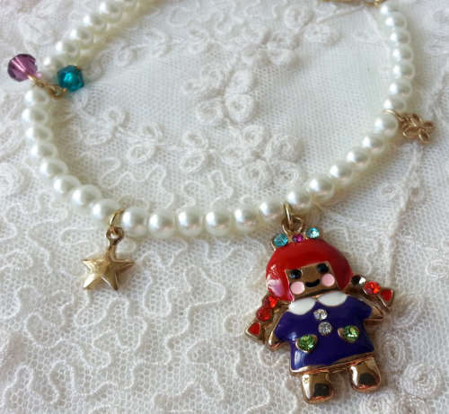 FASHION DESIGNERS ANNA SUI CHILDRENS JEWELLERY FAUX PEARL WITH CHARMS  BRACELET