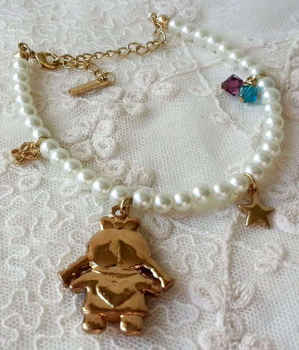 FASHION DESIGNERS ANNA SUI CHILDRENS JEWELLERY FAUX PEARL WITH CHARMS  BRACELET