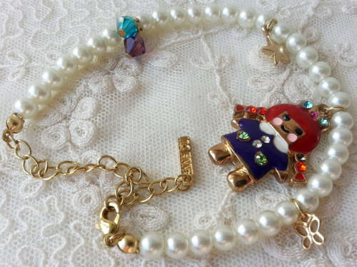 FASHION DESIGNERS ANNA SUI CHILDRENS JEWELLERY FAUX PEARL WITH CHARMS  BRACELET