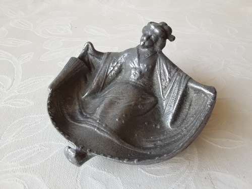 VINTAGE, SOLID PEWTER ,MARY POPPINS, MID AIR WITH HER UMBRELLA. TOO CUTE !!!!! Shipping free