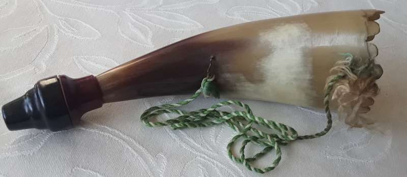 VINTAGE SWISS COW HORN (WORKING) AND IN GOOD CONDITION