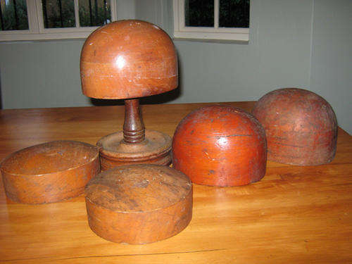 STUNNING SET  OF   FIVE VINTAGE HAT MAKERS  MOLDS AND STAND