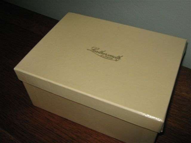 SPOTLESS          LEATHERSMITH OF LONDON JEWELLERY BOX