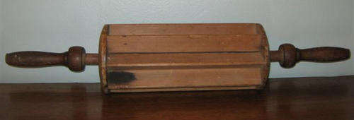 ANTIQUE   ROLLER   TO PRESS BUTTERMILK FROM BUTTER