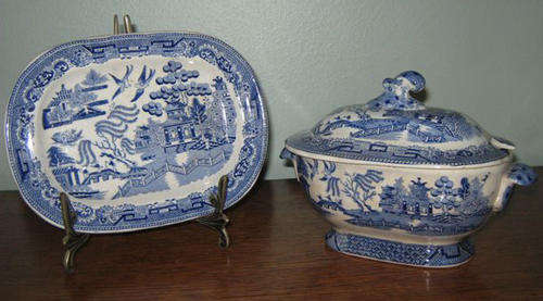 ANTIQUE BLUE AND WHITE, SAUCE OR GRAVY TUREEN ,WITH  SAUCER