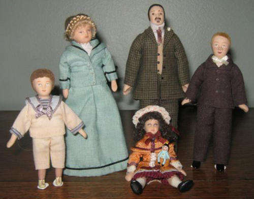 A VERY HAPPY FAMILY OF FIVE.