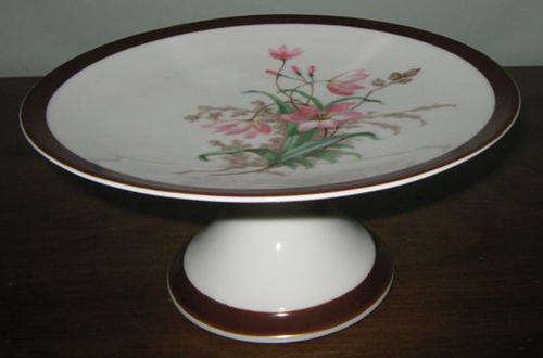 R1.00 CRAZY START !!! G. D. AND C. FRANCE, LIMOGES TAZZA IN PERFECT CONDITION.