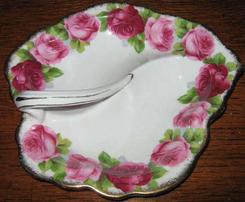 R1.00  ROYAL ALBERT, ENGLISH BONE CHINA, 2 DIVISION WITH HANDLE, BON BON DISH.