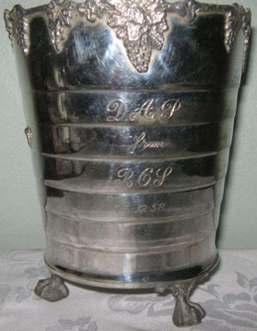 R1.00 FOR THIS SHABBY CHIC, SILVER PLATED WINE HOLDER, MISSING HANDLES.