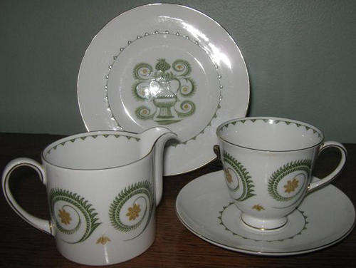 SUSIE COOPER 19 PIECE TEA SET, ASSYRIAN DESIGN.IN PERFECT CONDITION !!