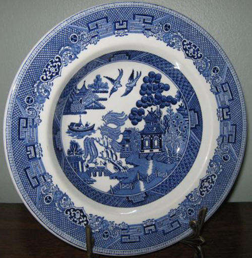JOHNSON BROS. SOUP BOWL IN BLUE AND WHITE WILLOW PATTERN.GOOD CONDITION.