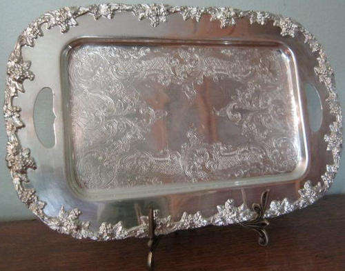 VINTAGE, SILVER PLATED DRINKS TRAY WITH DETAILED RELEIF MOULDING.