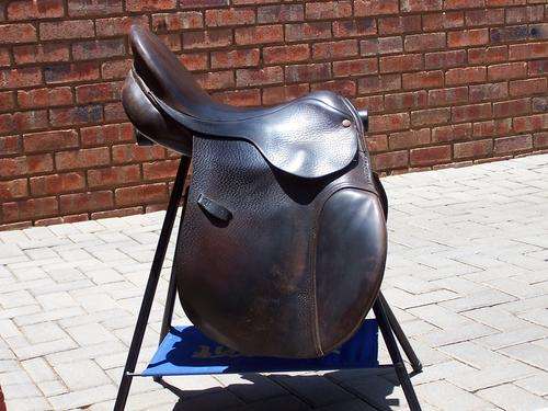 16" TRIDENT SADDLE