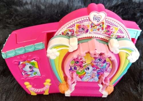 FOLD UP MY LITTLE PONY STAGE AND 6X MY LITTLE PONY'S FOR YOUR COLLECTION