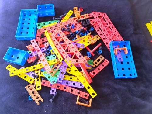 Plastic Meccano like building set - 200+ pieces