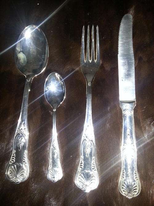 Silver plated cutlery with kings design