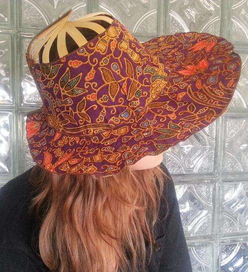 VERY INTRESTING FOLDING HAT A MUST HAVE THIS SUMMER