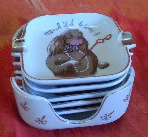 PORCELAIN HOLDER WITH 5 ASHTRAYS