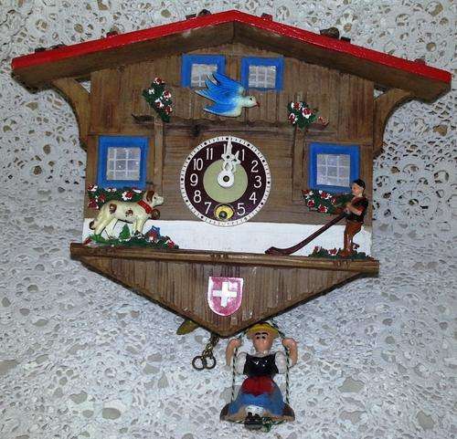 VINTAGE COLLECTABLE CUCKOO WALL CLOCK