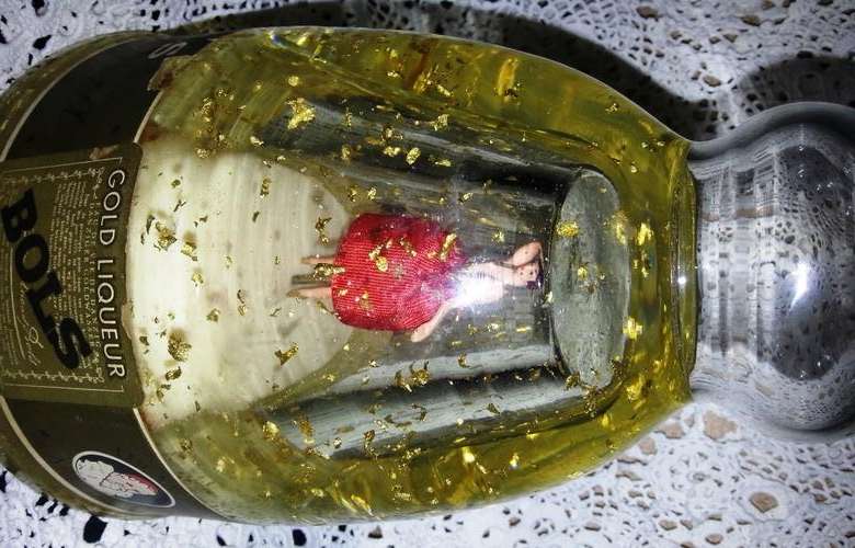 VINTAGE 1575 LUCAS BOLS "BOLS BALLERINA" GOLD LIQUOR BOTTLE