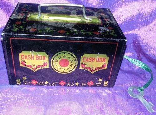 COLLECTABLE VINTAGE CASH BOX/MONEY BOX WITH KEY
