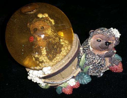 Innovation Bramble & Clover Hedgehog Collection Gliter Ball Ornament