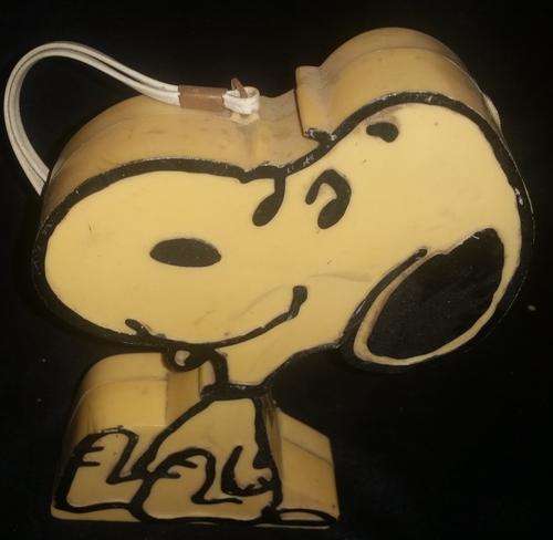 VINTAGE SNOOPY RADIO