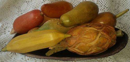 STUNNING WOOD CARVED BOWL WITH WOOD CARVED FRUIT