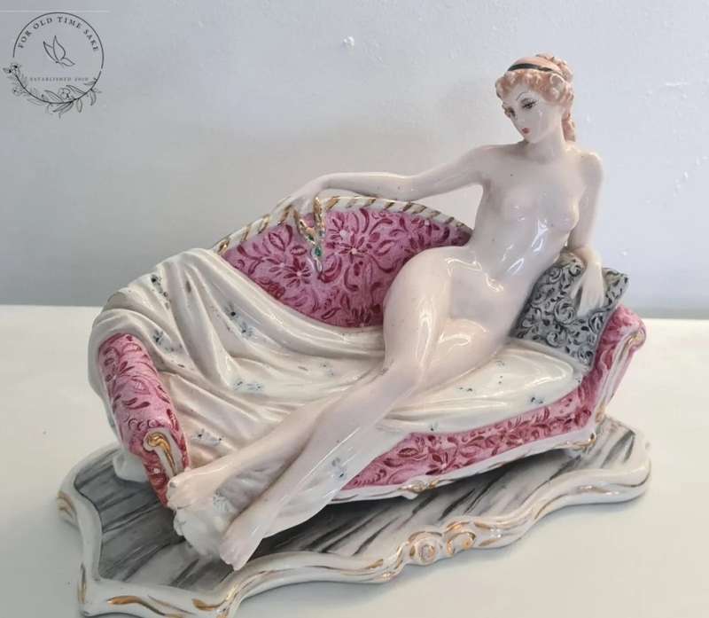 VINTAGE Capodimonte Figure ~ Lady Reclining On A Chaise ~ Excellent ~ Rare. Made in Italy