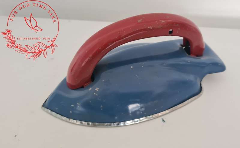 1940s Vintage Aluminium Pretend play laundry room toy Iron