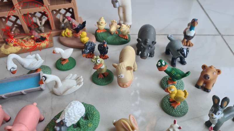 Lot farm animals for fun and Play - see photos