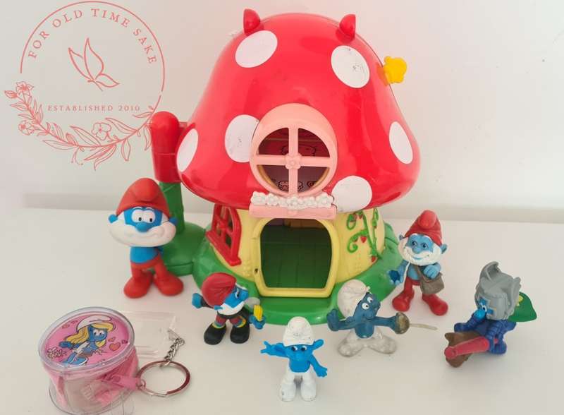 Smurf Lot with Play House - see condition on photos