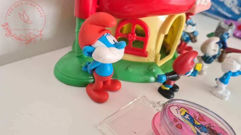 Smurf Lot with Play House - see condition on photos