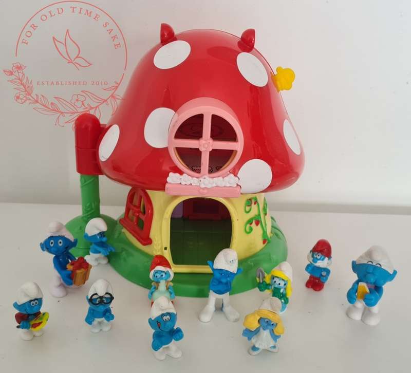 Smurf Lot with Play House - see condition on photos
