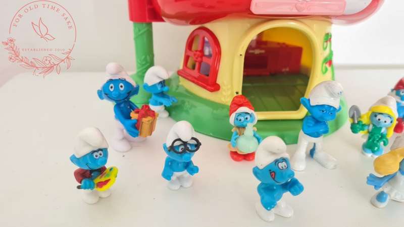 Smurf Lot with Play House - see condition on photos