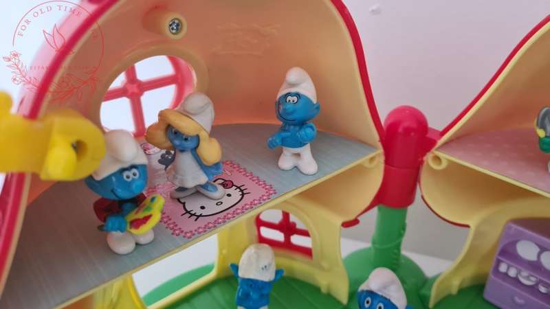 Smurf Lot with Play House - see condition on photos