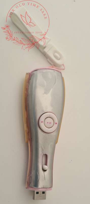 Mattel Barbie Girls MP3 Player - please see photos for item condition, has some wear